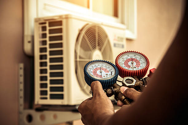 Professional Hvac technician working in Lockhart, TX